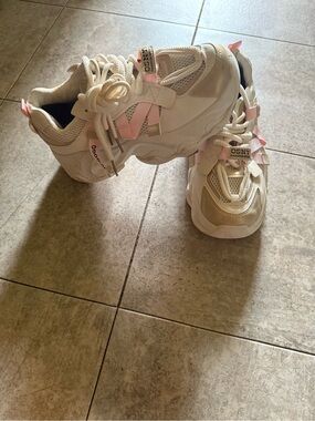 Women White and Pink Fashion Sneakers